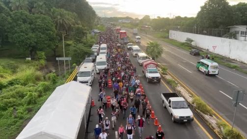 Imigrantes partem do México rumo à fronteira dos EUA antes da posse de Trump