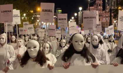Milhares de pessoas marcham pela eliminação da violência contra mulheres na Espanha
