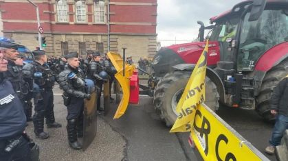 Agricultores da França fazem protesto contra acordo com o Mercosul