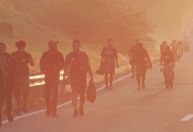 Caravana de imigrantes no México avança em direção à fronteira com os EUA