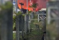 Incêndio de grandes proporções atinge Polo Industrial de Camaçari, na Bahia