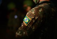 Falso militar é alvo de tentativa de assalto e acaba preso no Rio