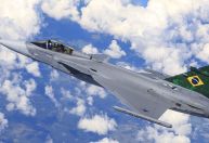 Saiba como são os caças Gripen que o Brasil comprou, mas que vão atrasar para chegar