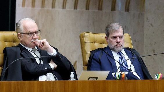 Os ministros do STF Edson Fachin e Dias Toffoli