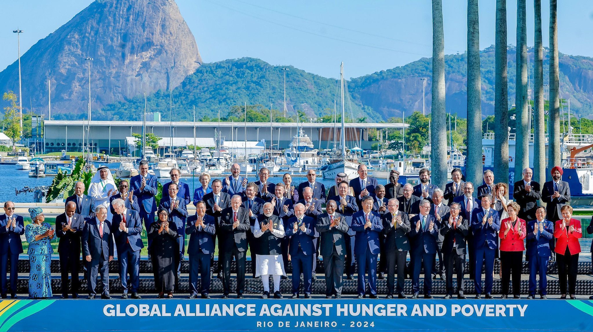 Líderes do G20 se reúnem para "foto de família" no Rio de Janeiro • Ricardo Stuckert/PR