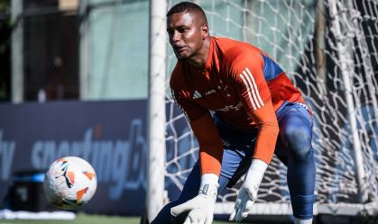 Goleiro do Cruzeiro se pronuncia após vídeos de casamento viralizarem