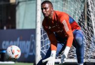 Goleiro do Cruzeiro se pronuncia após vídeos de casamento viralizarem