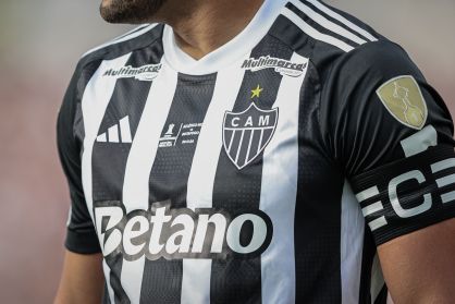 Detalhe da camisa de Hulk, na final da Libertadores