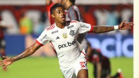 Bruno Henrique comemorando gol contra o Vitória pelo Campeonato Brasileiro de 2025