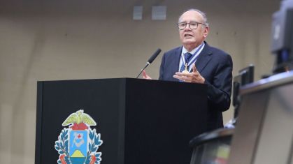 Ministro do Supremo Tribunal Federal (STF) Gilmar Mendes durante sessão especial da Assembleia Legislativa do Mato Grosso (ALMT), em 18 de novembro de 2024