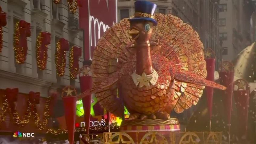 Milhares de pessoas enfrentam a chuva no tradicional desfile anual do Dia de Ação de Graças da Macy´s, em Nova York • NBC & MACY'S PARADE AND ENTERTAINMENT GROUP