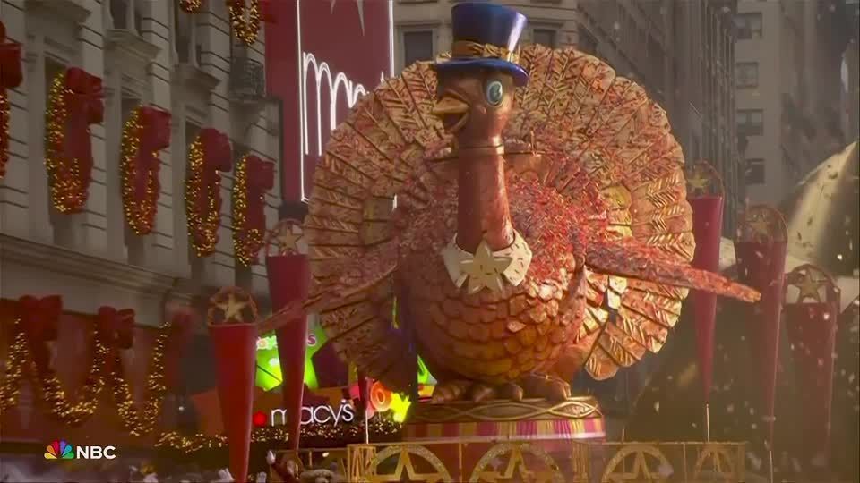 Milhares de pessoas enfrentam a chuva no tradicional desfile anual do Dia de Ação de Graças da Macy´s, em Nova York