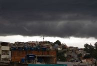 Pancadas isoladas e instabilidades avançam pelo Sudeste no fim de semana