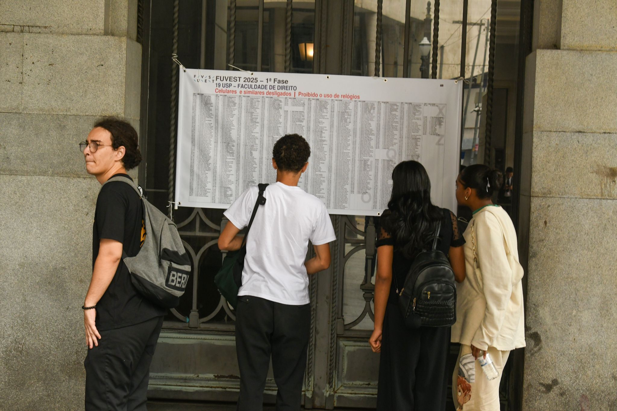 Com 107 mil concorrentes, 1ª fase da Fuvest acontece neste domingo