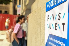 Jovem indo realizar a Fuvest