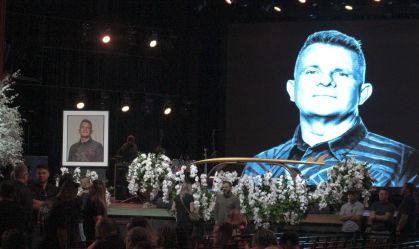Veja imagens do velório do apóstolo Rina, fundador da Igreja Bola de Neve