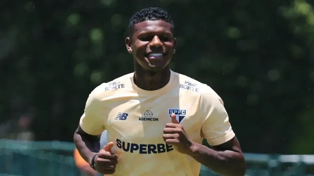 Arboleda reaparece e reunião define futuro no São Paulo; saiba detalhes