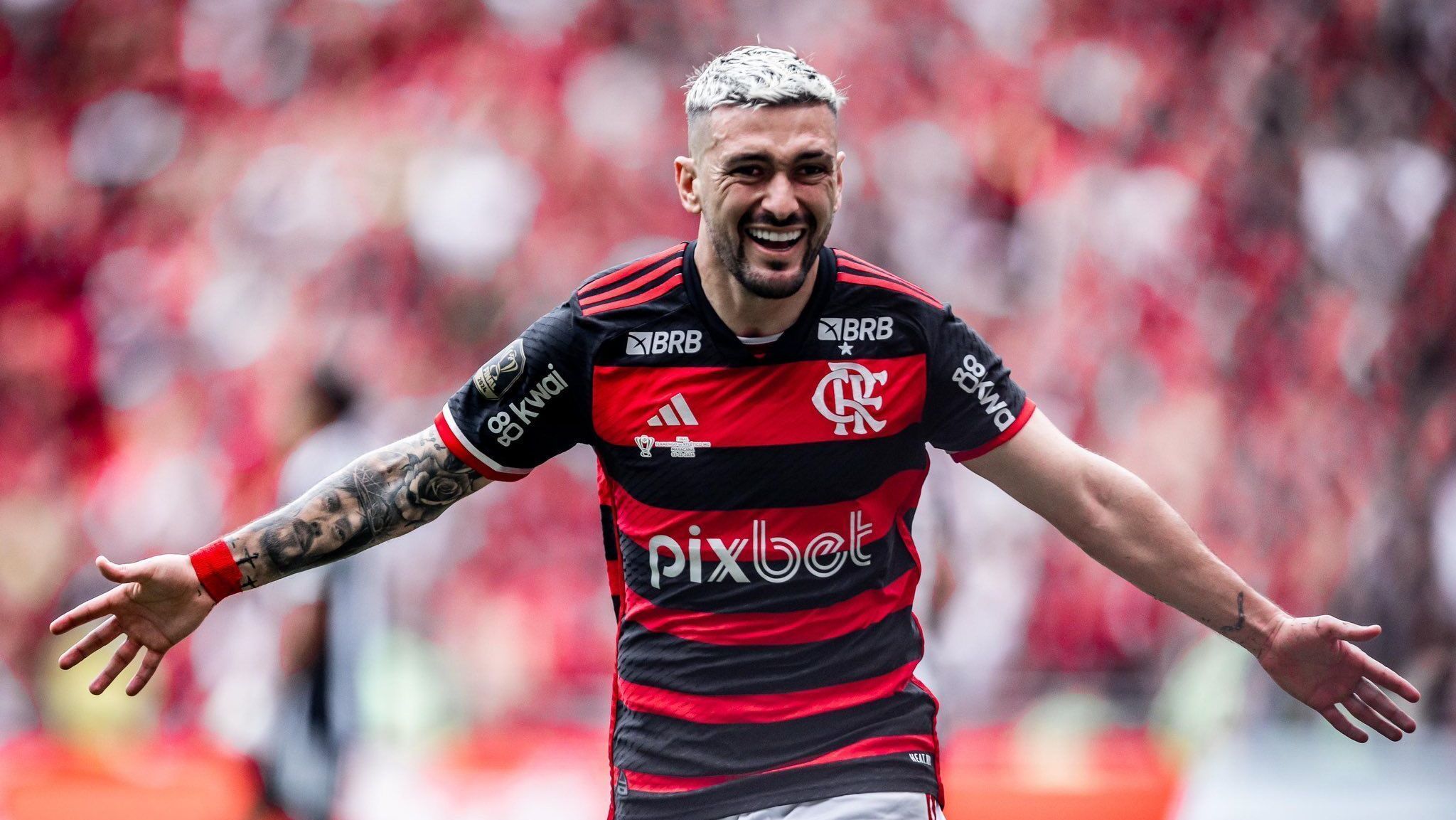 Em eleição da revista Placar, Arrascaeta fica fora da lista do Flamengo de todos os tempos