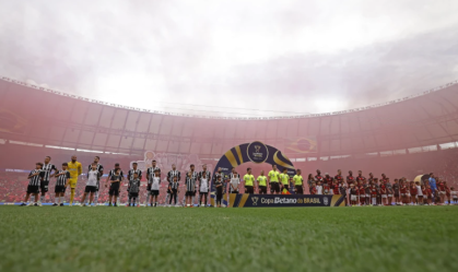Atlético-MG e Flamengo no jogo de ida da Copa do Brasil