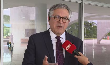 Volta de grades à Praça dos Três Poderes é decisão para agentes de segurança, diz Padilha à CNN
