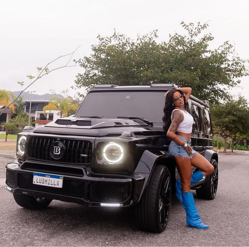Novo carro de luxo da cantora Ludmilla •