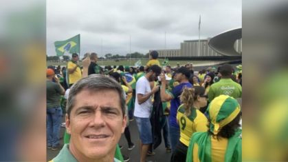 General Mário Fernandes em acampamento em Brasília em novembro de 2022