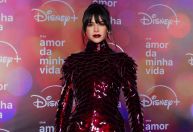 Bruna Marquezine usa vestido com escamas de R$ 85 mil