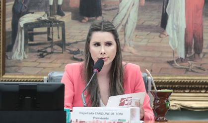 Votação da PEC que proíbe aborto é adiada na CCJ da Câmara