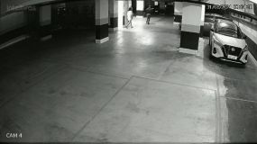 6:04: Minutos após o crime, Mario e Marcelly acessam a garagem e vão até o carro dele