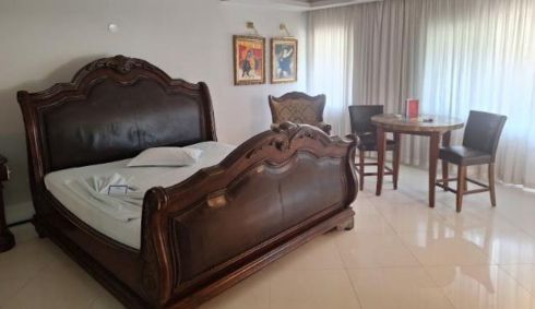 Suíte de motel onde Mario e Marcelly se hospedaram após o crime contra o irmão dela