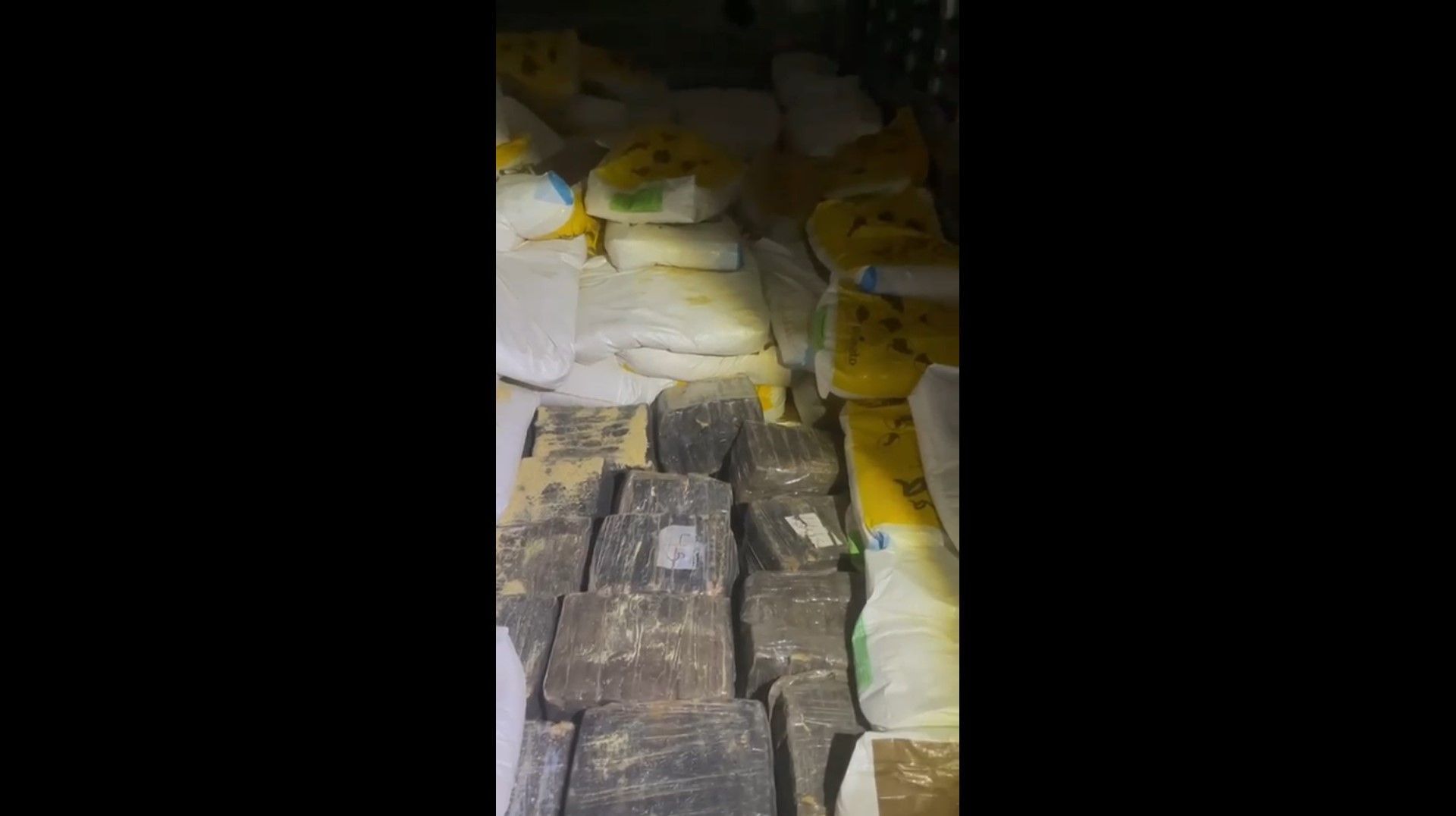 Droga encontrada dentro de caminhão
