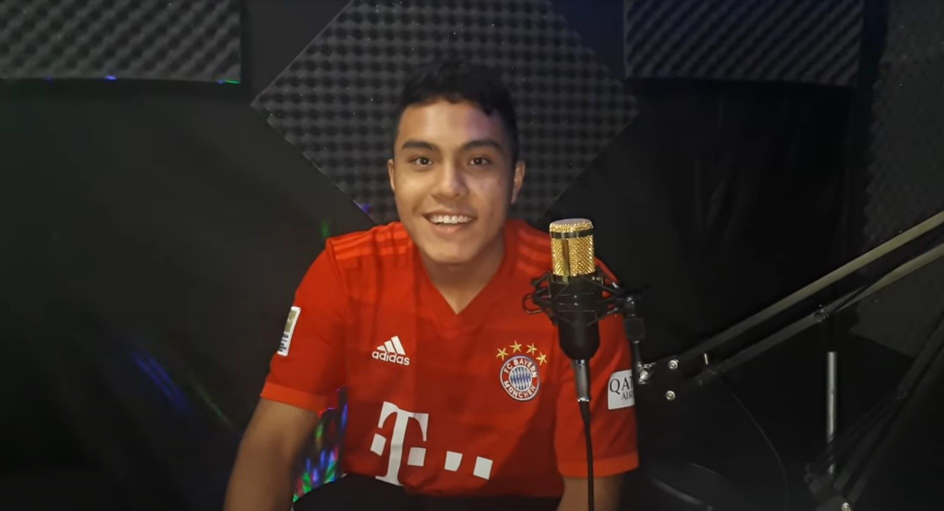 Entrevista do estudante morto a um canal de funk no YouTube