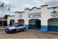 Criança de 8 anos pede ajuda da polícia após ser ameaçada com faca pelo tio