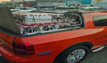 PM prende funcionários de supermercado que teriam furtado R$ 11 mil em cervejas