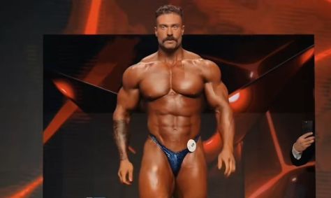 Cbum durante apresentação na República Tcheca