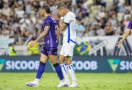 Ceará vence Avaí e adia acesso do Santos à Série A