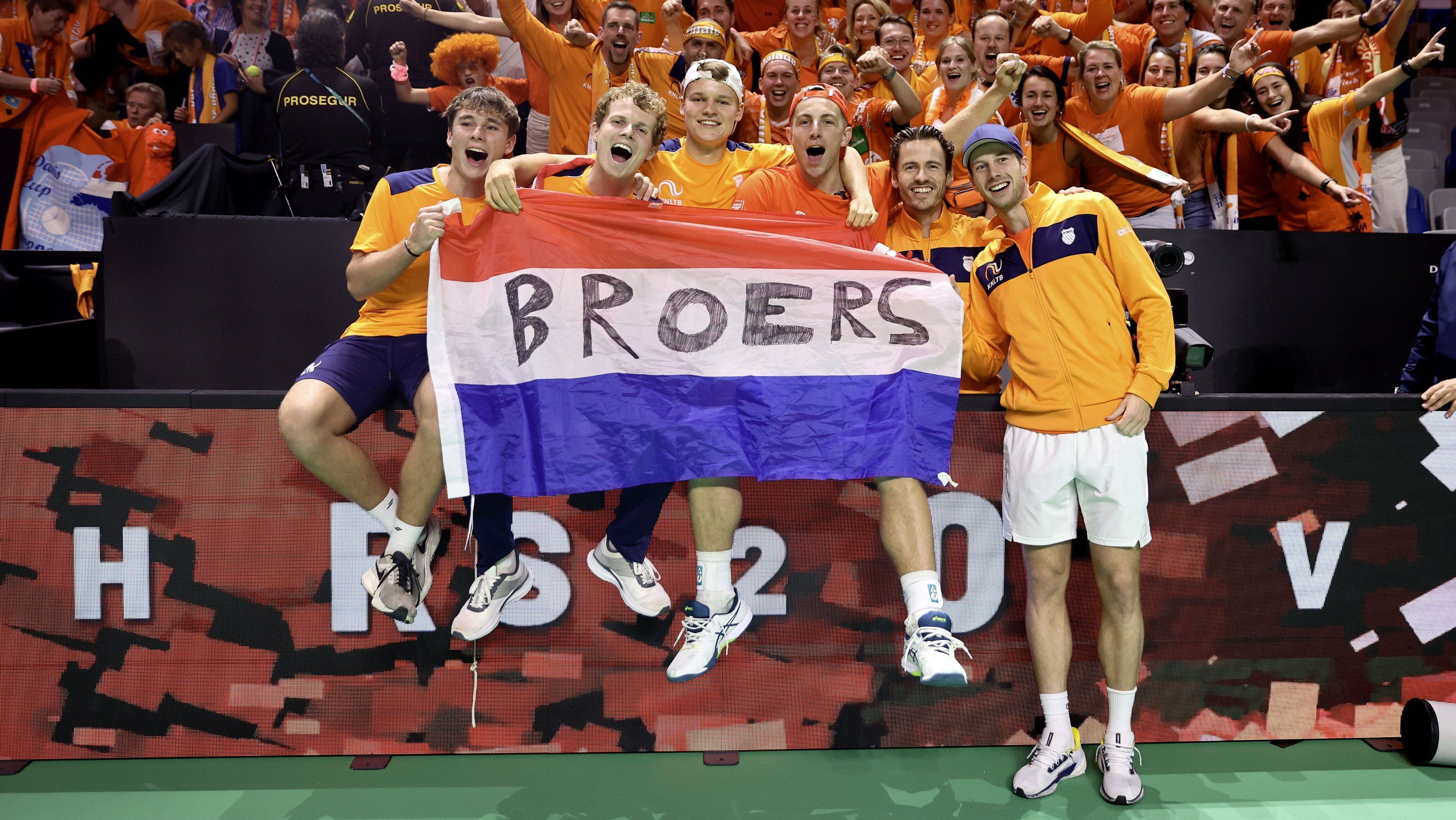 Equipe da Holanda celebra vaga na final da Copa Davis