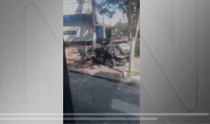 CARRO CARBONIZADO