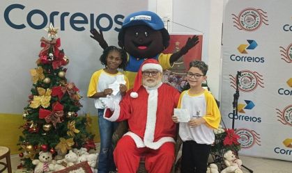 Correios lançam campanha de Natal para a “adoção” de cartinhas; veja como participar