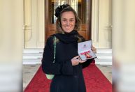 Economista brasileira ganha título da realeza britânica por “investimentos de impacto"