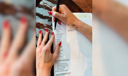 Katy Perry declara voto em Kamala