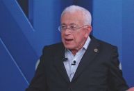 "Bolsonaro e Lula são sócios na mesma escuridão", diz Mangabeira Unger à CNN