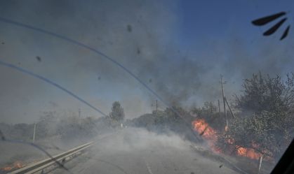 Explosões aos arredores da cidade de Kurakhove, na região ucraniana de Donetsk.