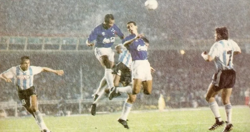 Em 1992, o Cruzeiro venceu o Racing