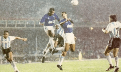 Em 1992, o Cruzeiro venceu o Racing