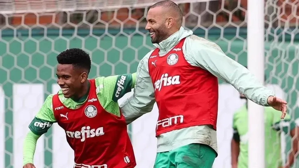 Estêvão e Weverton foram chamados por Dorival Júnior