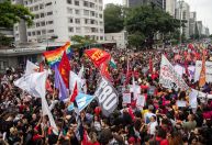 Avenida Paulista tem manifestação contra a escala 6x1