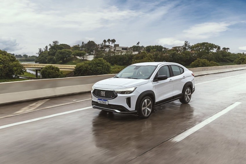 A variante do SUV cupê da Fiat tem sistema híbrido • Divulgação