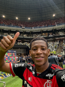 Gonzalo Plata celebra título da Copa do Brasil