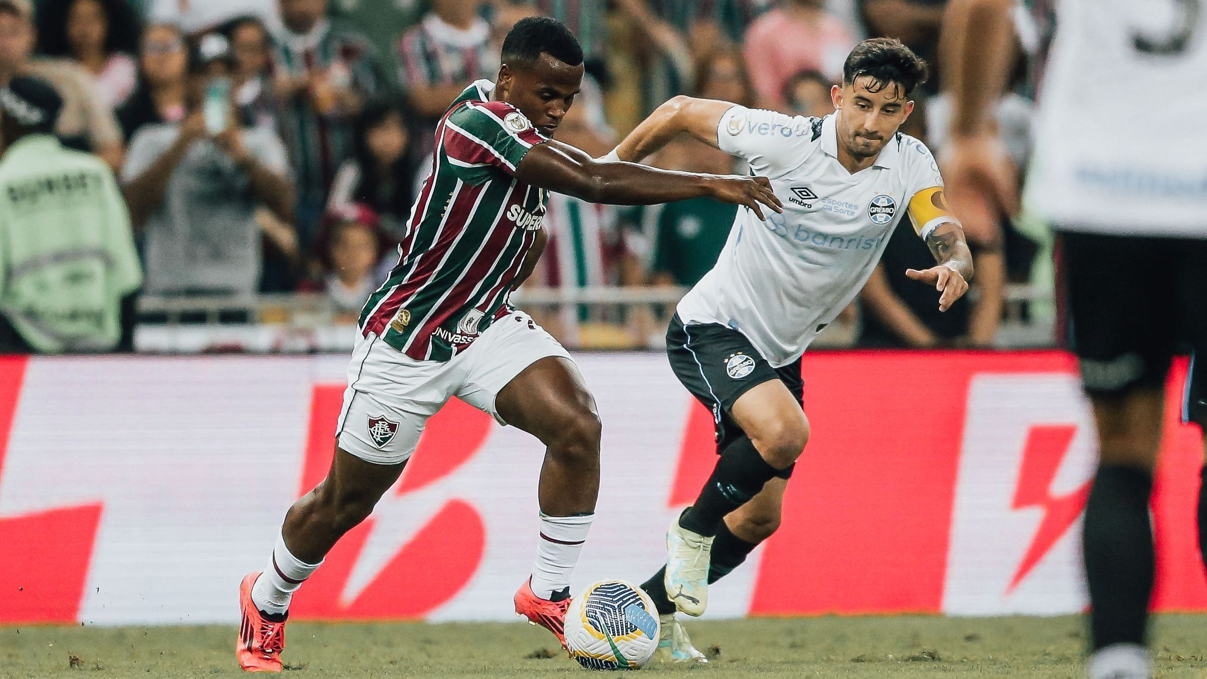 Fluminense e Grêmio duelaram pelo Brasileirão no Maracanã